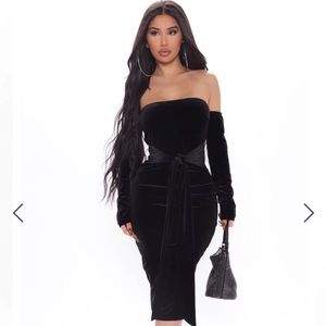 Black velvet fashion nova dress with sleeves never worn